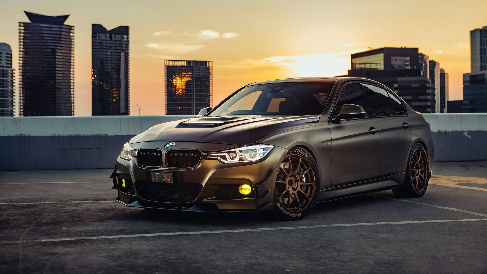 爱游戏中国官方网站平台-_新能源探索赛：绿色动力引领的极速体验_，绿色新能源技术应用大赛