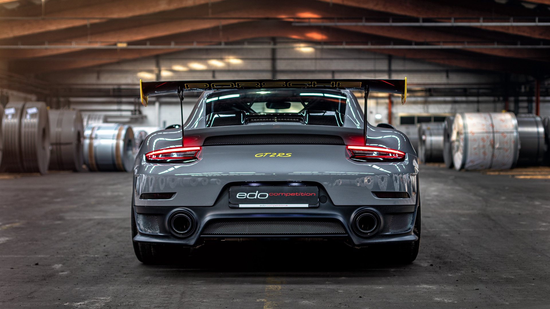 “简阳文体中心：羽毛球赛场成全球高手竞技之地”