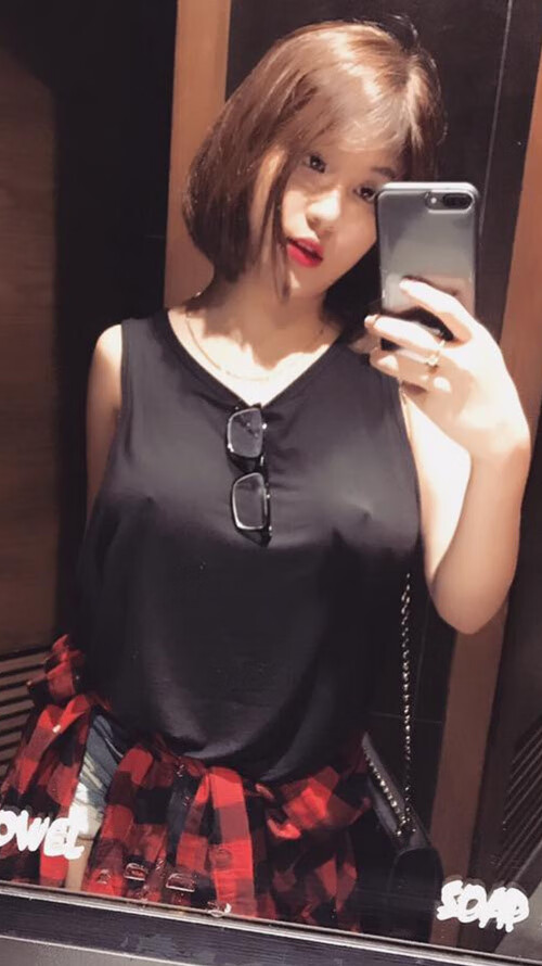 AYX体育官网-年轻阵容展示未来潜力，最年轻的职业球员