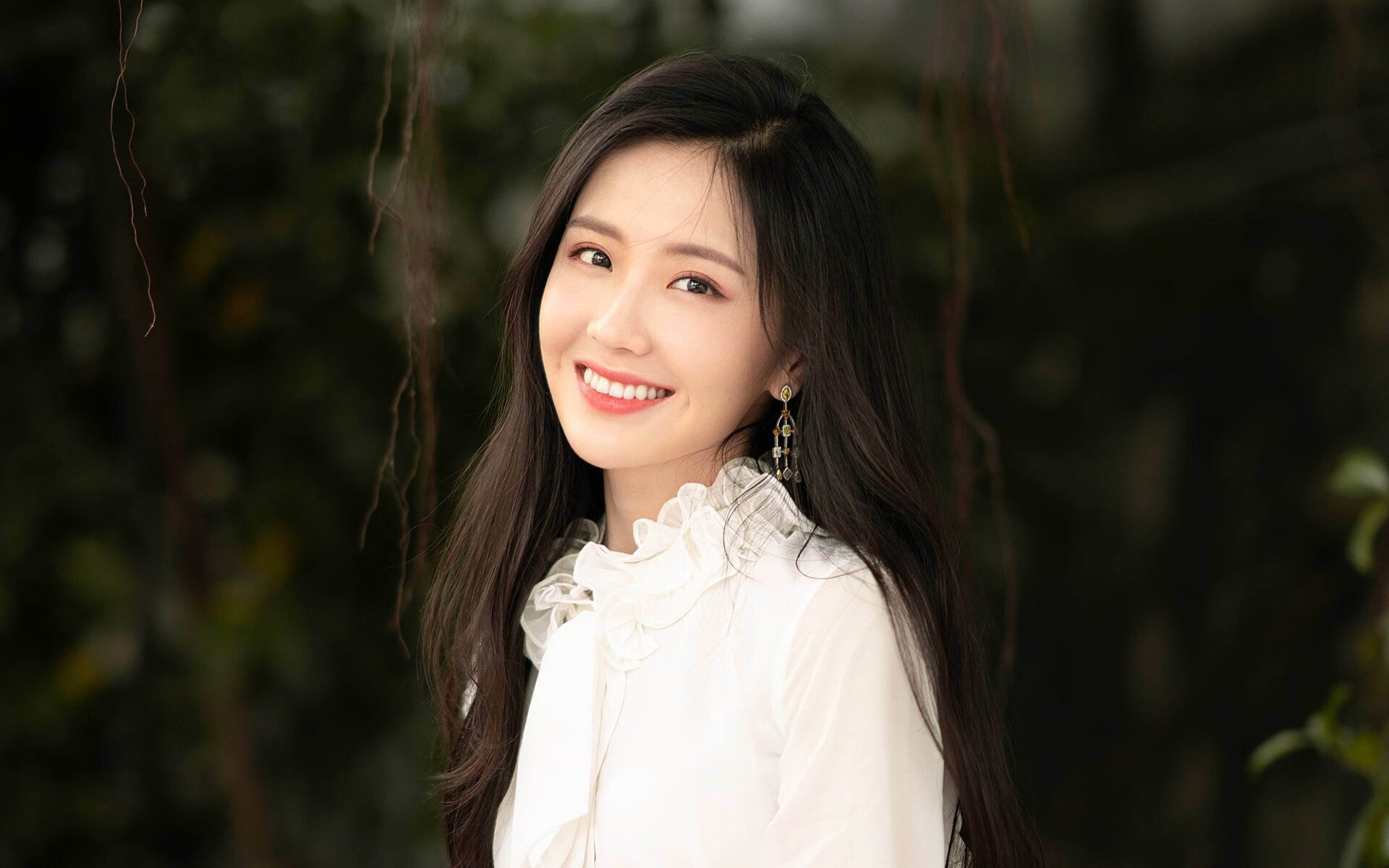 爱游戏app-杨瀚森赛季中段状态回暖成为战术核心，杨翰笙个人介绍